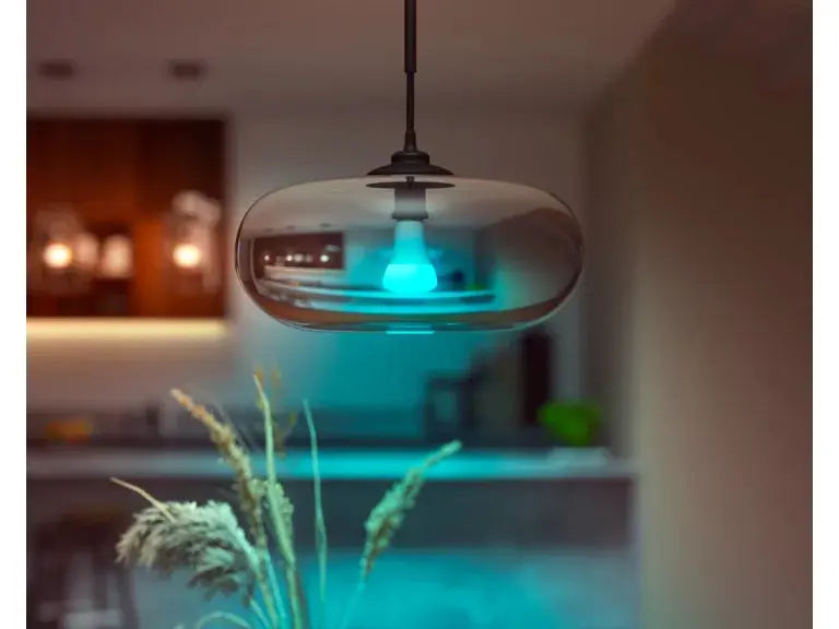 Philips Hue E27 smart bulb white and colour lighting application