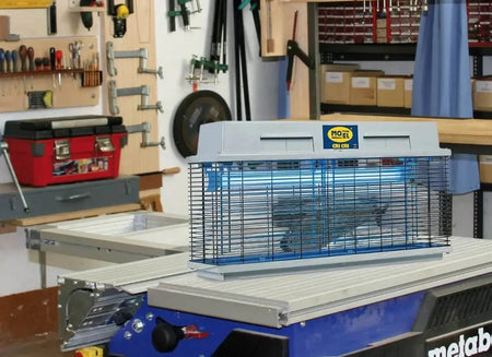 Mo-el Cri Cri 307 insect killer; 40W UV-A, blue grid, metal housing with Mo-el logo visible UAE